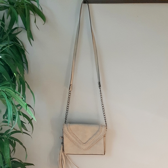 Crossbody purse with tassel - Picture 3 of 4